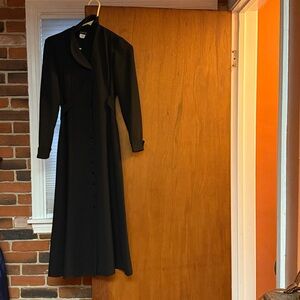 Leslie Fay Classic Black Dress